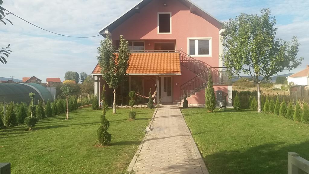 Apartments "Predah Kod Baraca" Nis Exterior foto