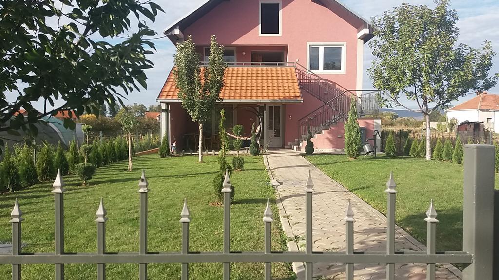 Apartments "Predah Kod Baraca" Nis Exterior foto