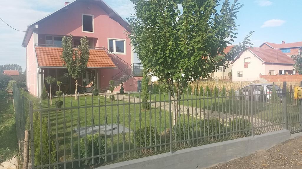 Apartments "Predah Kod Baraca" Nis Exterior foto