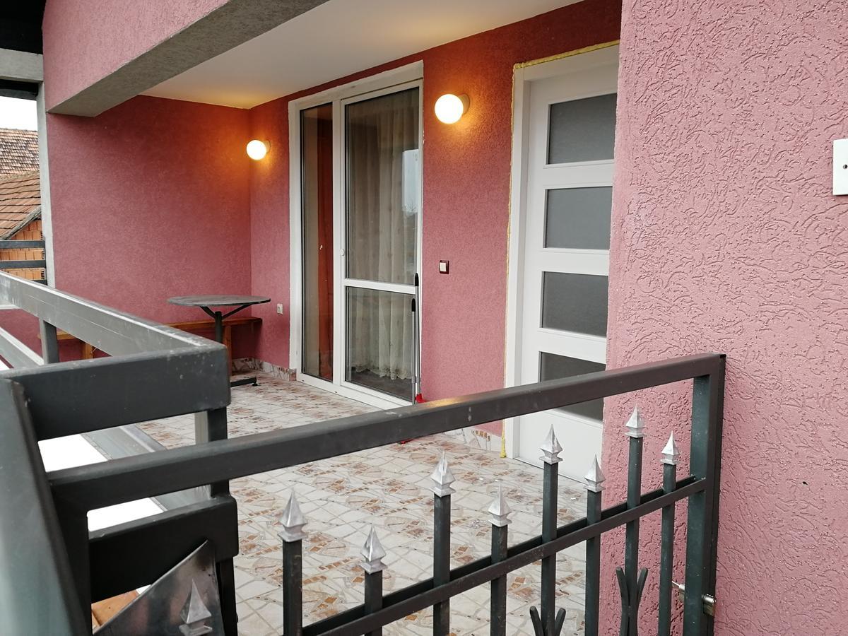 Apartments "Predah Kod Baraca" Nis Exterior foto