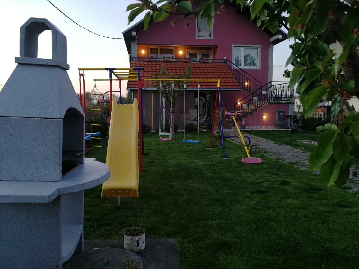 Apartments "Predah Kod Baraca" Nis Exterior foto